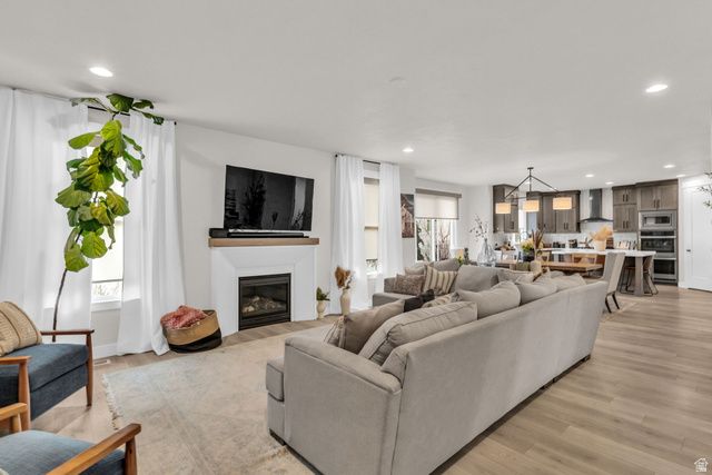 10954 S COASTAL DUNE DR, South Jordan, UT 84009