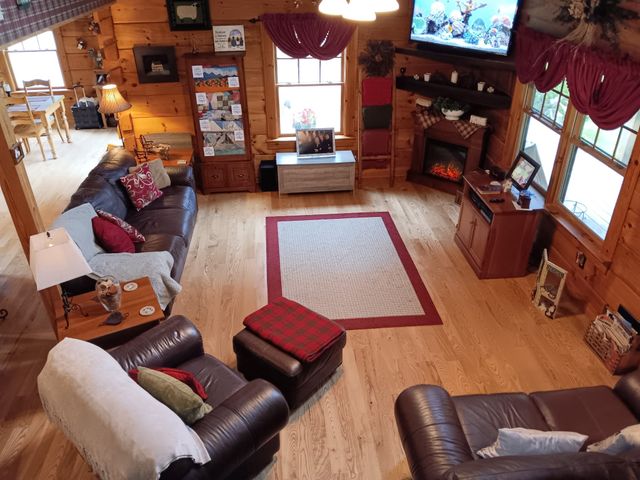3056 E Big Richland Creek Rd, Mc Ewen, TN 37101