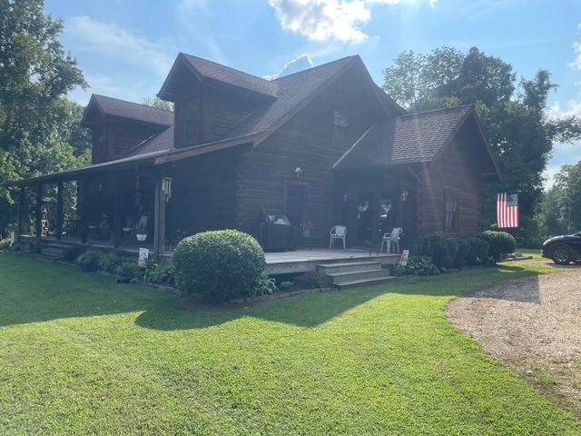 3056 E Big Richland Creek Rd, Mc Ewen, TN 37101