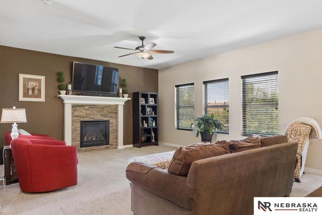 2331 Big Sky Drive, Papillion, NE 68046