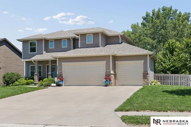 2331 Big Sky Drive, Papillion, NE 68046