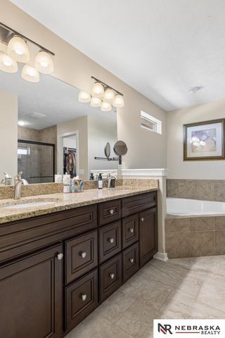 2331 Big Sky Drive, Papillion, NE 68046