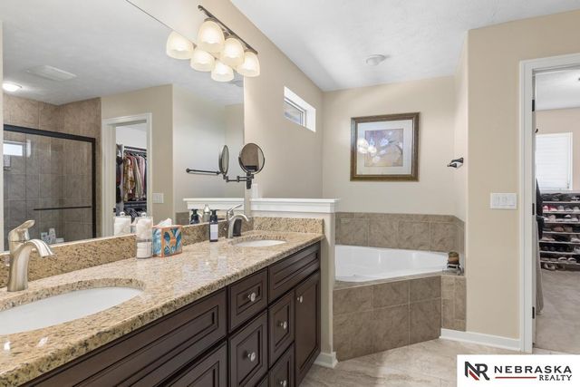 2331 Big Sky Drive, Papillion, NE 68046