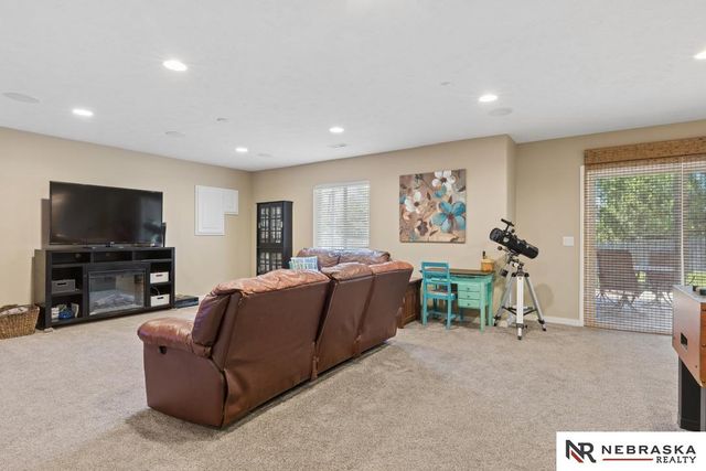 2331 Big Sky Drive, Papillion, NE 68046