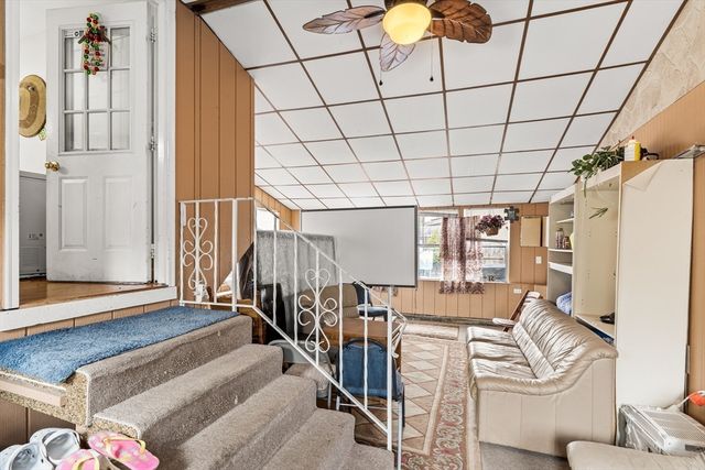 54 Shirley Ave, Lowell, MA 01854