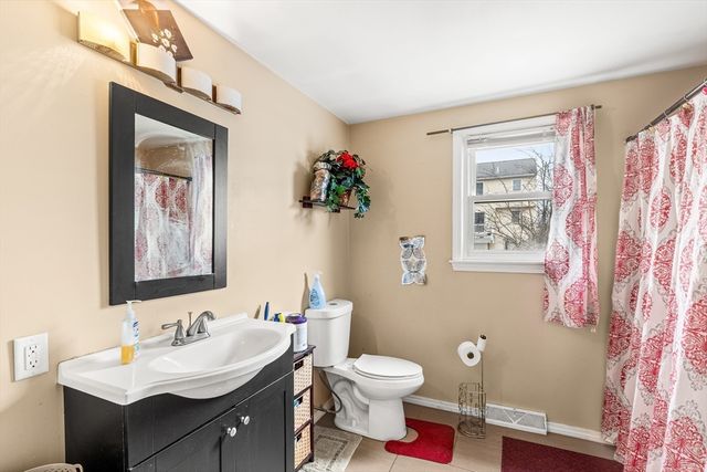 54 Shirley Ave, Lowell, MA 01854