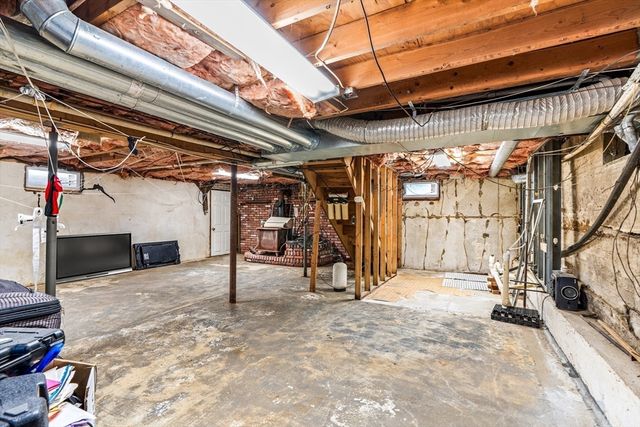 54 Shirley Ave, Lowell, MA 01854