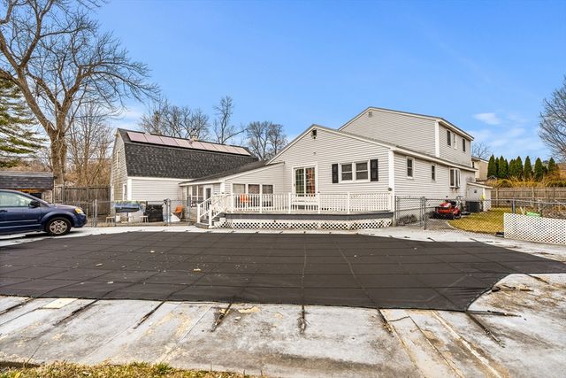 54 Shirley Ave, Lowell, MA 01854