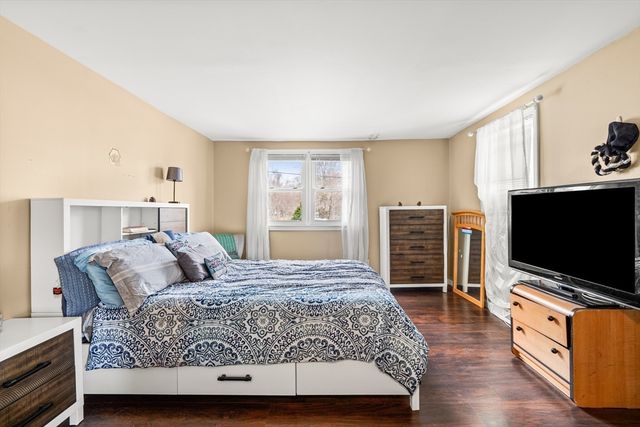 54 Shirley Ave, Lowell, MA 01854