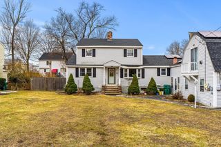 54 Shirley Ave, Lowell, MA 01854