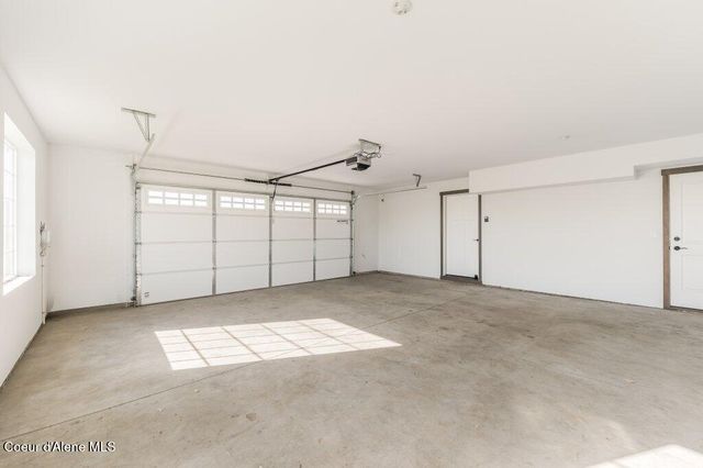 8386 W Splitrail Ave, Rathdrum, ID 83858