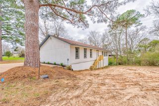 145 W Houston Avenue, Onalaska, TX 77360
