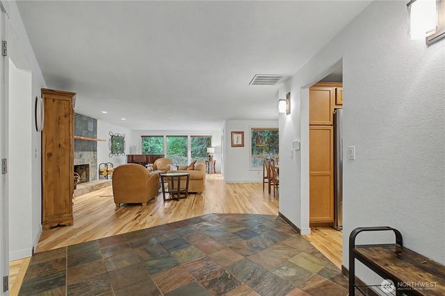 4642 Claridge Drive SE, Olympia, WA 98501