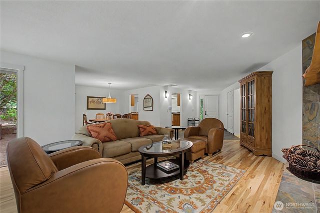 4642 Claridge Drive SE, Olympia, WA 98501
