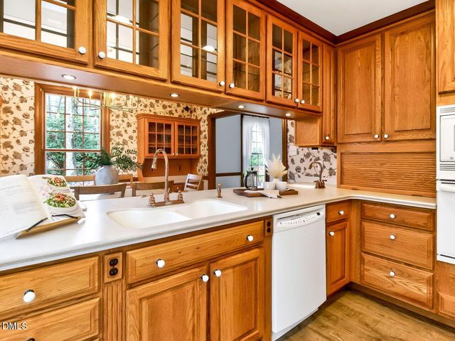 10 Elmstead Place, Chapel Hill, NC 27517