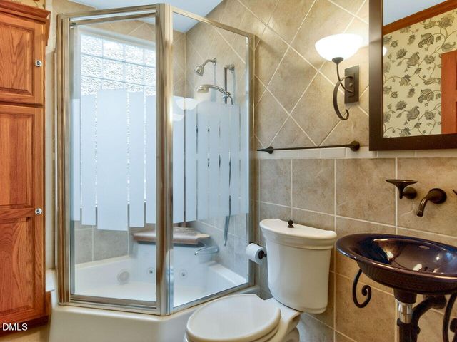 10 Elmstead Place, Chapel Hill, NC 27517