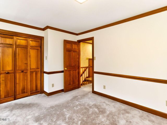 10 Elmstead Place, Chapel Hill, NC 27517