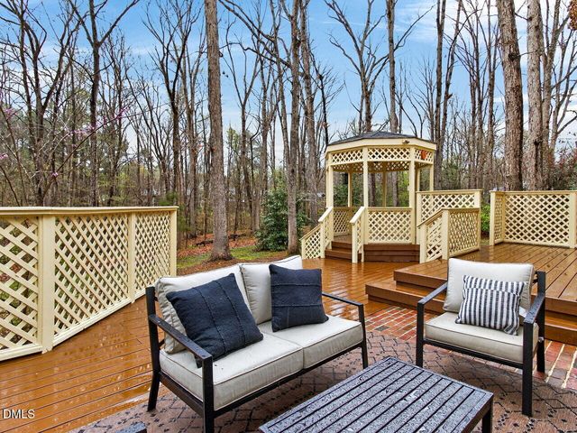 10 Elmstead Place, Chapel Hill, NC 27517