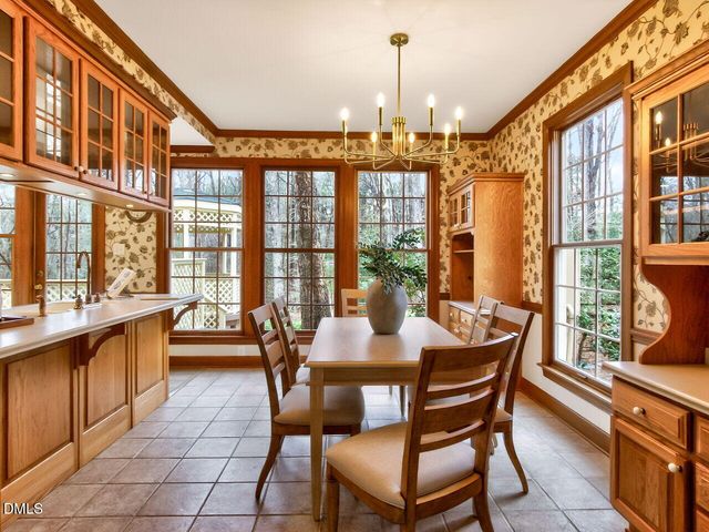 10 Elmstead Place, Chapel Hill, NC 27517