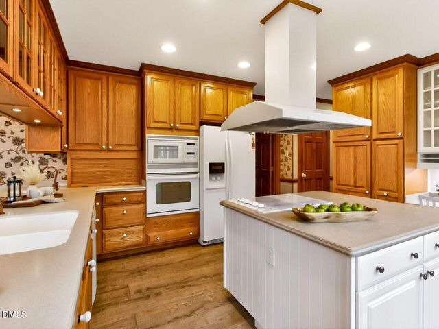 10 Elmstead Place, Chapel Hill, NC 27517