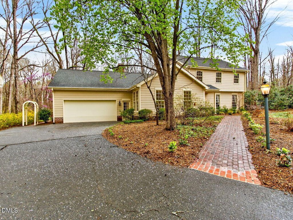 10 Elmstead Place, Chapel Hill, NC 27517