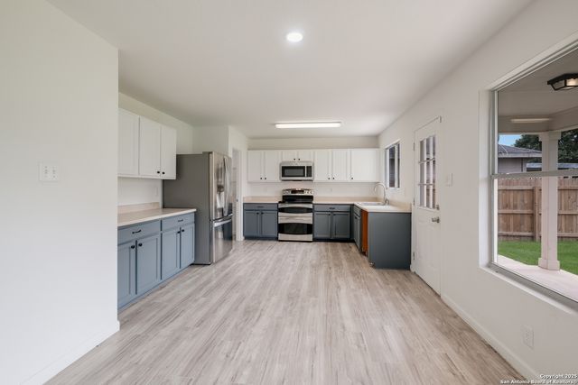 7827 Oakdale Park, San Antonio, TX 78254