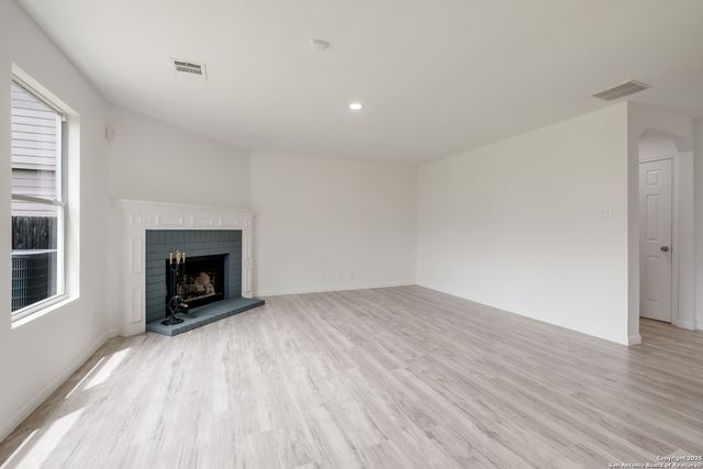 7827 Oakdale Park, San Antonio, TX 78254