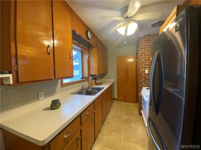 5408 Maelou Drive, Hamburg, NY 14075