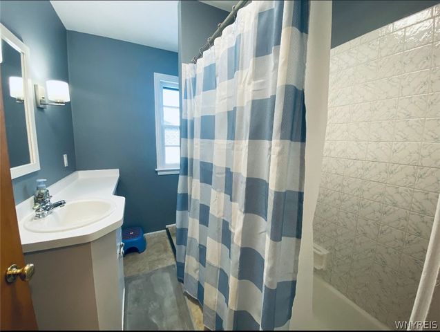 5408 Maelou Drive, Hamburg, NY 14075