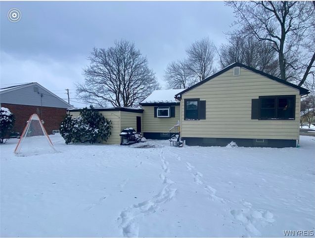 5408 Maelou Drive, Hamburg, NY 14075