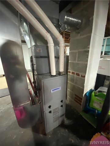 5408 Maelou Drive, Hamburg, NY 14075