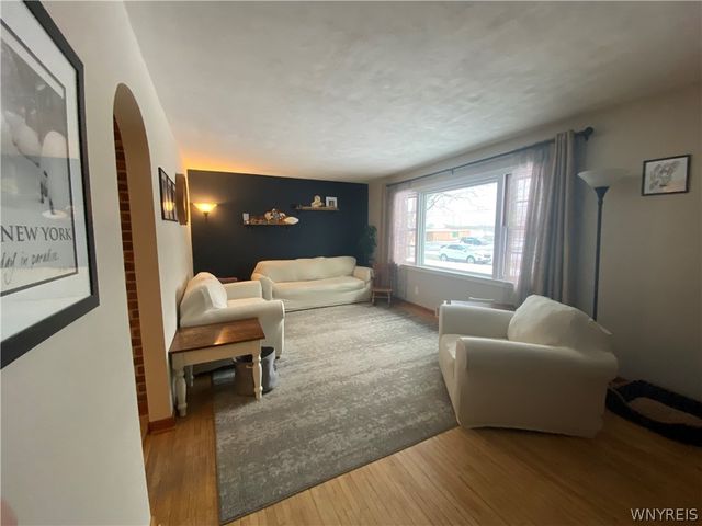 5408 Maelou Drive, Hamburg, NY 14075