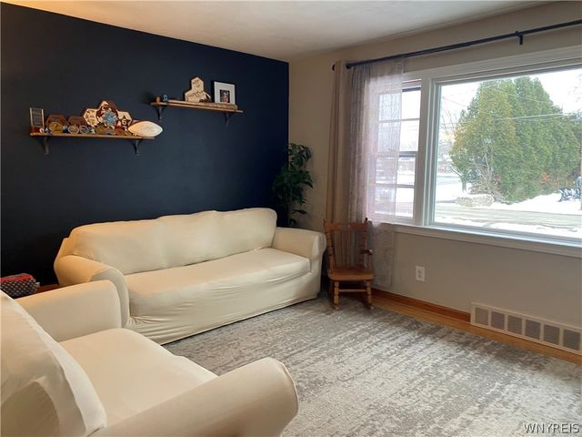 5408 Maelou Drive, Hamburg, NY 14075