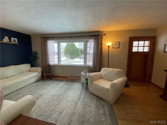 5408 Maelou Drive, Hamburg, NY 14075