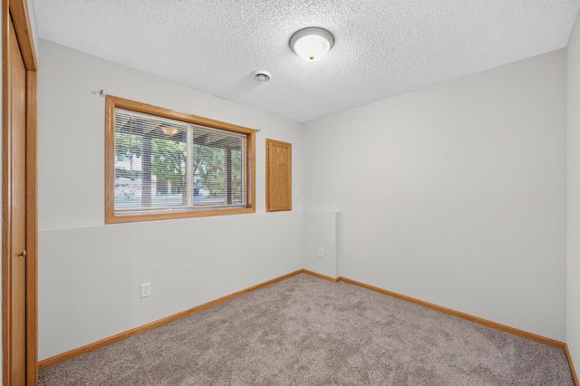 16065 Flagstaff Avenue W, Rosemount, MN 55068