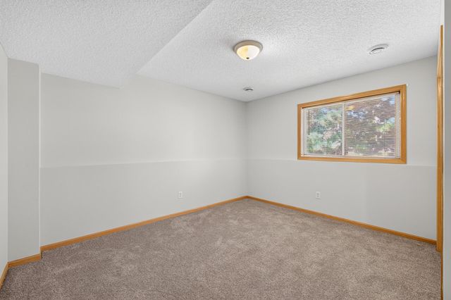 16065 Flagstaff Avenue W, Rosemount, MN 55068