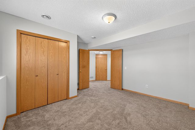 16065 Flagstaff Avenue W, Rosemount, MN 55068