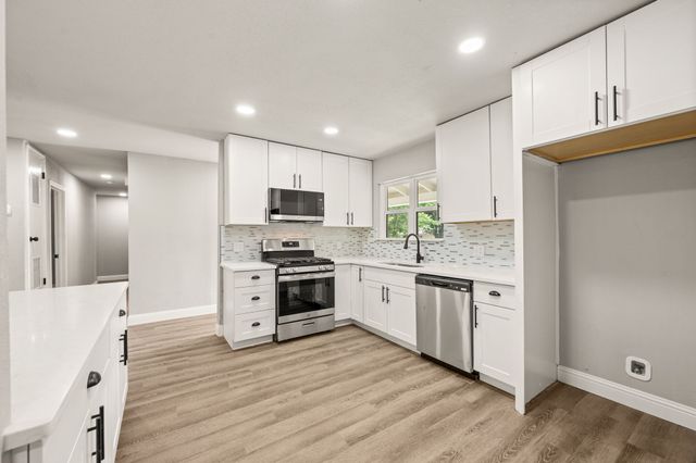 1307 Ravenwood Drive, Arlington, TX 76013