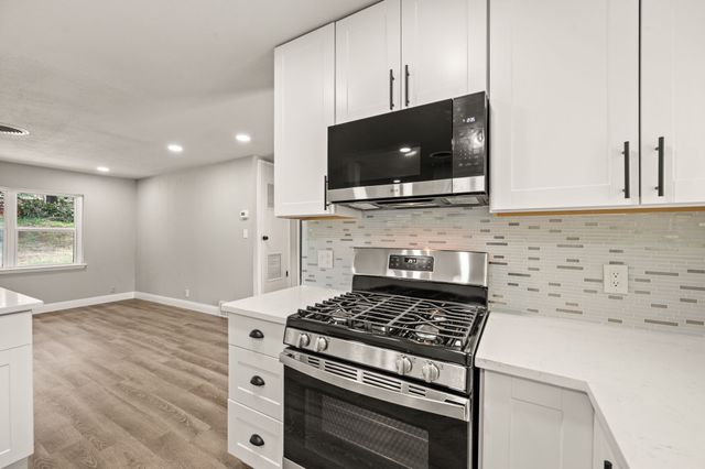 1307 Ravenwood Drive, Arlington, TX 76013
