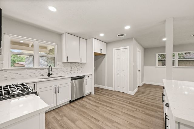 1307 Ravenwood Drive, Arlington, TX 76013