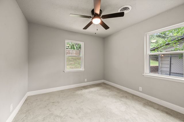 1307 Ravenwood Drive, Arlington, TX 76013