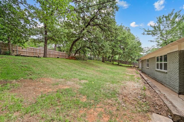 1307 Ravenwood Drive, Arlington, TX 76013