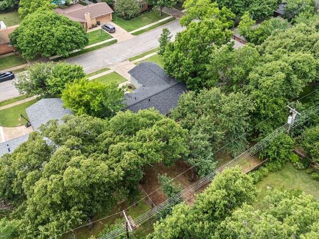 1307 Ravenwood Drive, Arlington, TX 76013