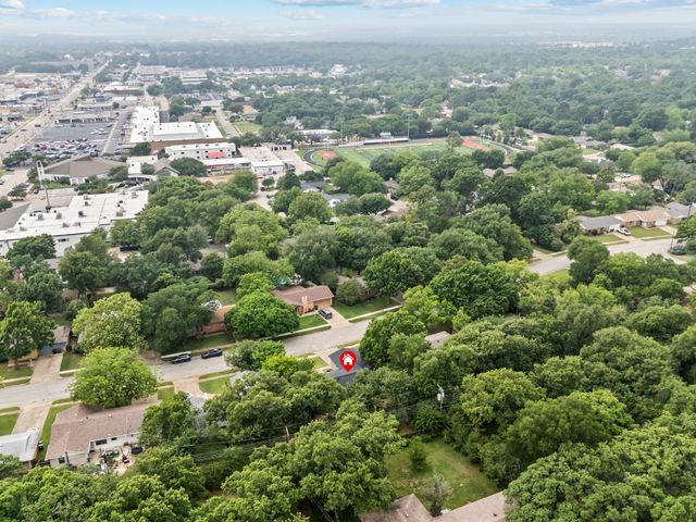 1307 Ravenwood Drive, Arlington, TX 76013