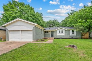 1307 Ravenwood Drive, Arlington, TX 76013