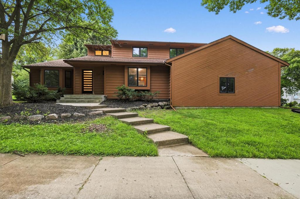 7201 Longmeadow ROAD, Madison, WI 53717