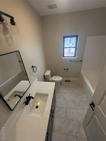 1239 Stono Mountain Drive, Farmington, MO 63640