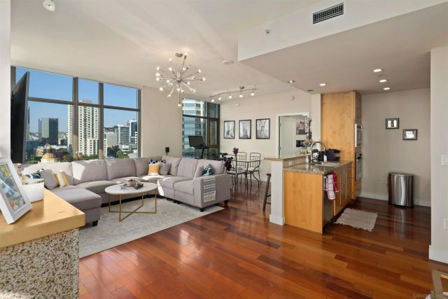 700 W E St 1303, San Diego, CA 92101