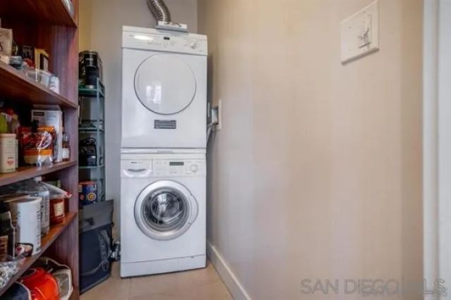 700 W E St 1303, San Diego, CA 92101