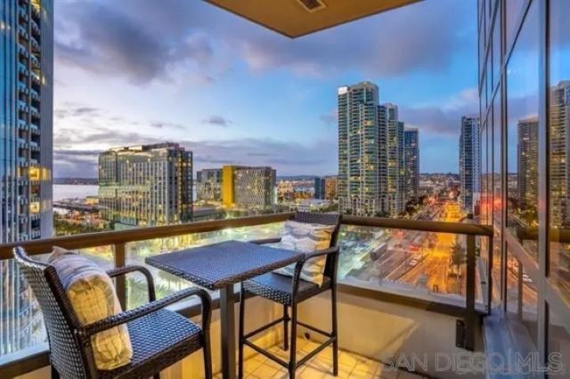 700 W E St 1303, San Diego, CA 92101